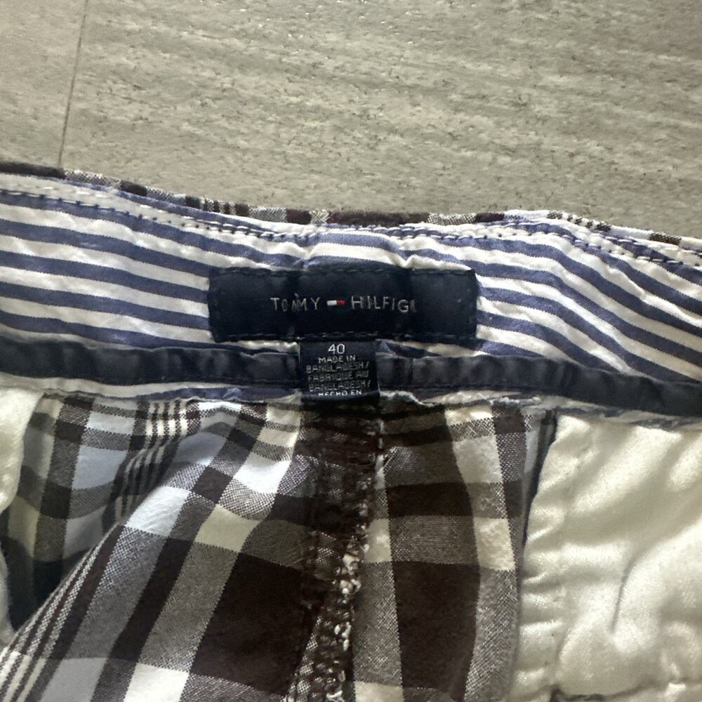 Tommy Hilfiger Shorts Mens Size 40 Brown & Blue Plaid Cargo Casual Walking - Picture 3 of 4